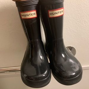 Kids hunter boots size 6 only wore twice brandnew